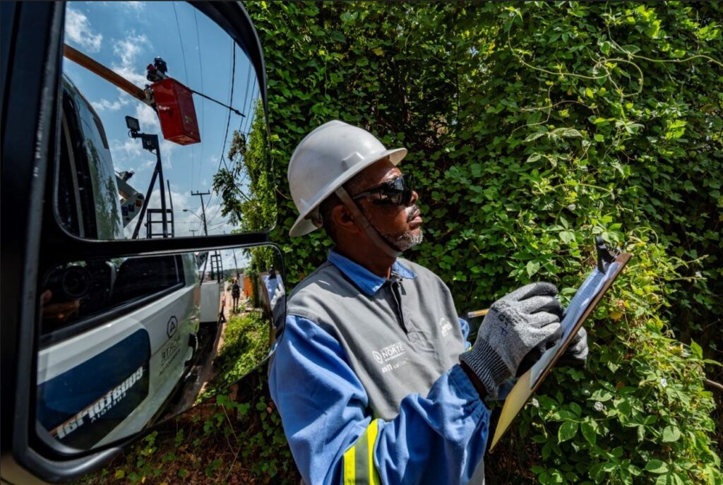 Segurança na poda de árvores: Equatorial Maranhão reforça cuidados para evitar acidentes com a rede elétrica