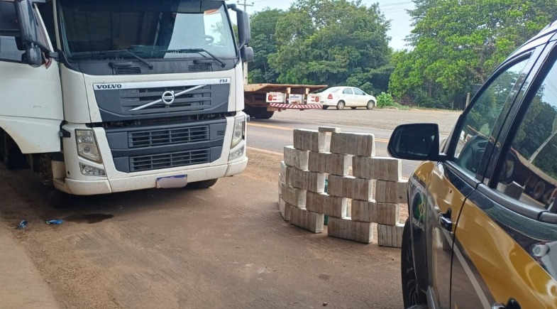 PRF apreende quase 250 kg de cocaína em caminhão no Sul do Maranhão