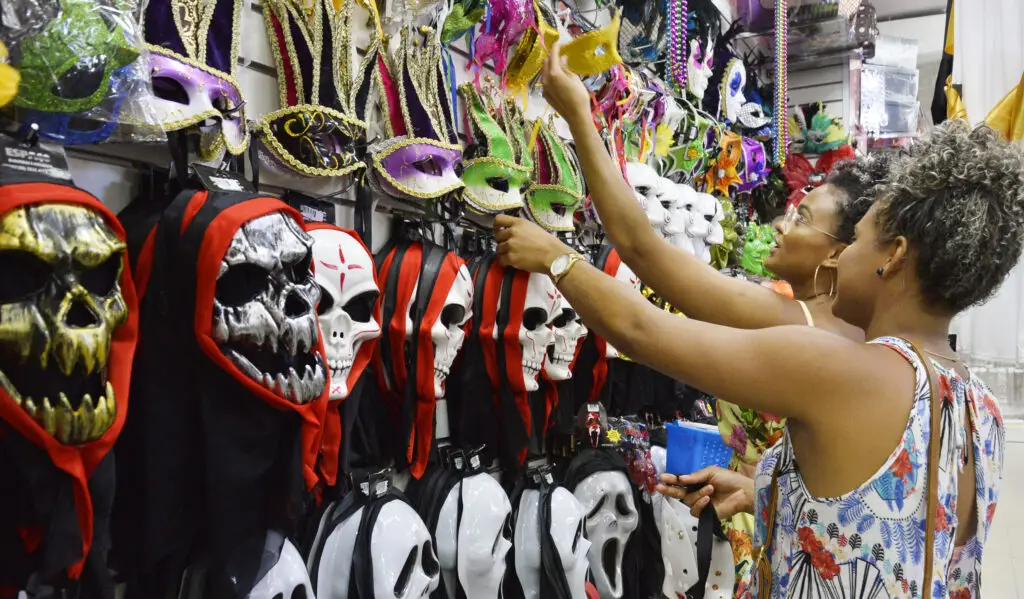 Carnaval em São Luís: o que abre e o que fecha no comércio
