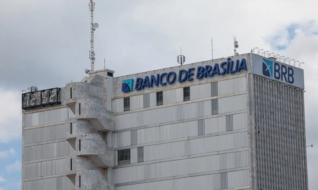Ex-presidente do BRB aguarda novo depoimento à PF após acareação no STF