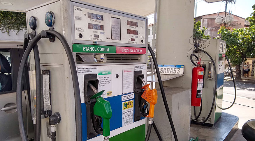 Inflação de janeiro repete dezembro, pressionada por gasolina e aliviada por energia