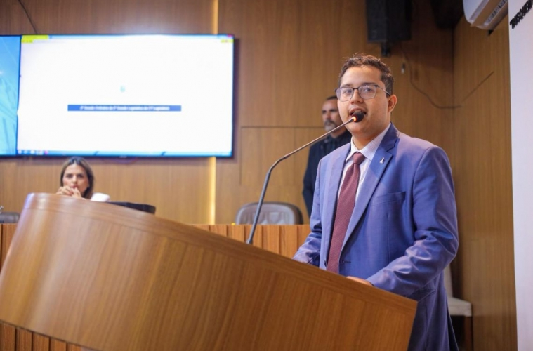 Vereador Cleber Filho propõe vincular alvará de eventos a direitos autorais