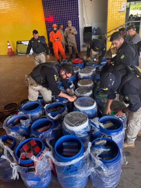 PRF apreende mais de uma tonelada de skunk na BR-230, sul do Maranhão