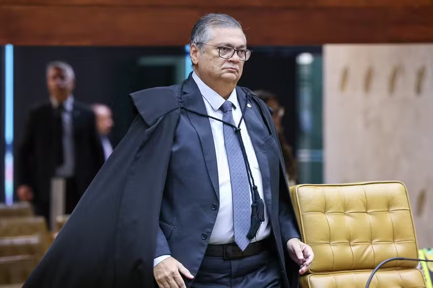 Após reforma, ao menos 40 juízes foram aposentados compulsoriamente; para Dino, punição é inconstitucional