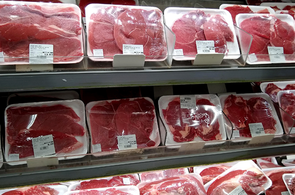 Prévia da inflação desacelera em março, mas alimentos pressionam o bolso
