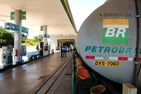 Petrobras aumenta entrega de combustíveis após ser notificada pela ANP