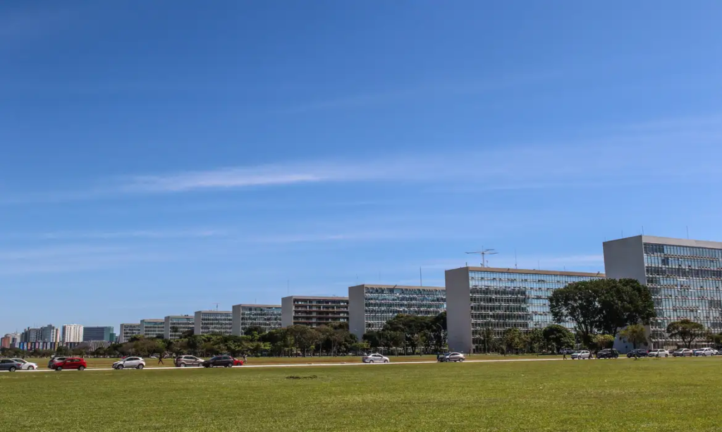 Governo anuncia bloqueio de R$ 1,6 bilhão no Orçamento de 2026 e preserva investimentos do PAC