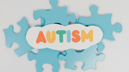 Estudo aponta maior ocorrência de autismo em crianças com atrofia muscular espinhal tipo 1