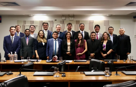 Metade da bancada do Maranhão acumula funções de comando partidário em Brasília