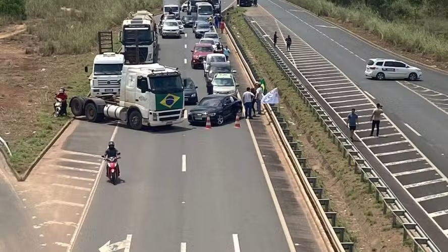 Multas por atos antidemocráticos nas rodovias chegam a R$ 15,5 milhões e endividam centenas de bolsonaristas
