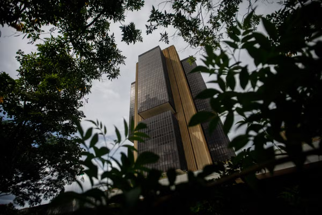 Nova regra de capital mínimo do BC reconfigura sistema financeiro e pode levar a onda de fusões