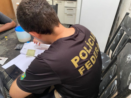 Em Santa Luzia do Paruá, PF prende suspeito por armazenamento de material de abuso infantil