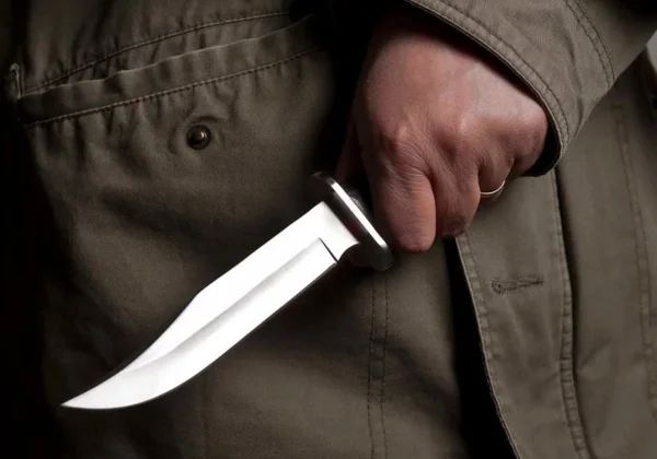 Apreensão de faca em escola de São Luís leva três adolescentes à delegacia