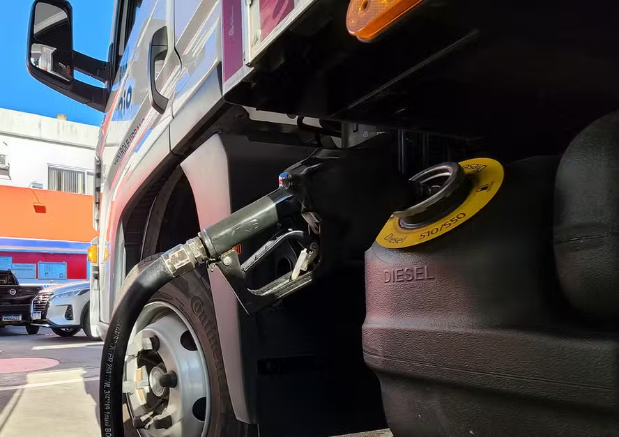 Petrobras anuncia redução no preço do diesel para distribuidoras a partir desta segunda-feira