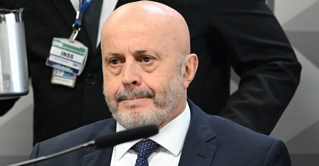 PF indicia 48 por fraude de R$ 6,3 bi em aposentadorias; ex-presidente do INSS está na lista
