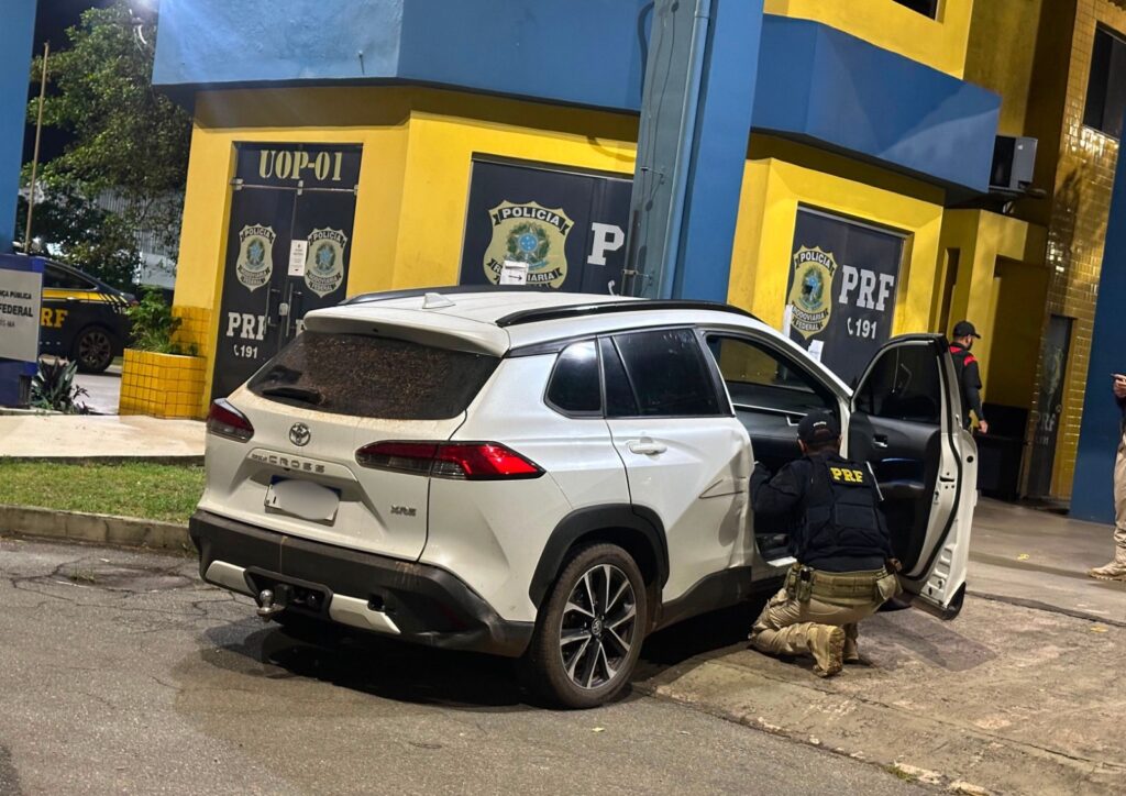 PRF apreende duas caminhonetes com sinais adulterados em operações no Maranhão