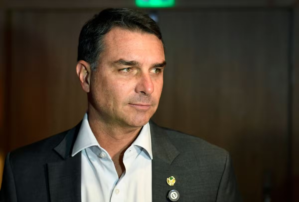 Sistema do TSE é suspenso após filiação falsa de Flávio Bolsonaro ao partido Missão