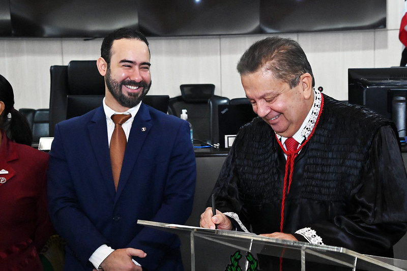 Juiz Matheus Mesquita assume a 1ª Vara de Santa Inês em cerimônia no TJMA