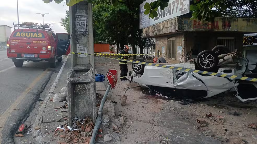 Capotagem em avenida de São Luís deixa seis jovens feridos, dois em estado grave